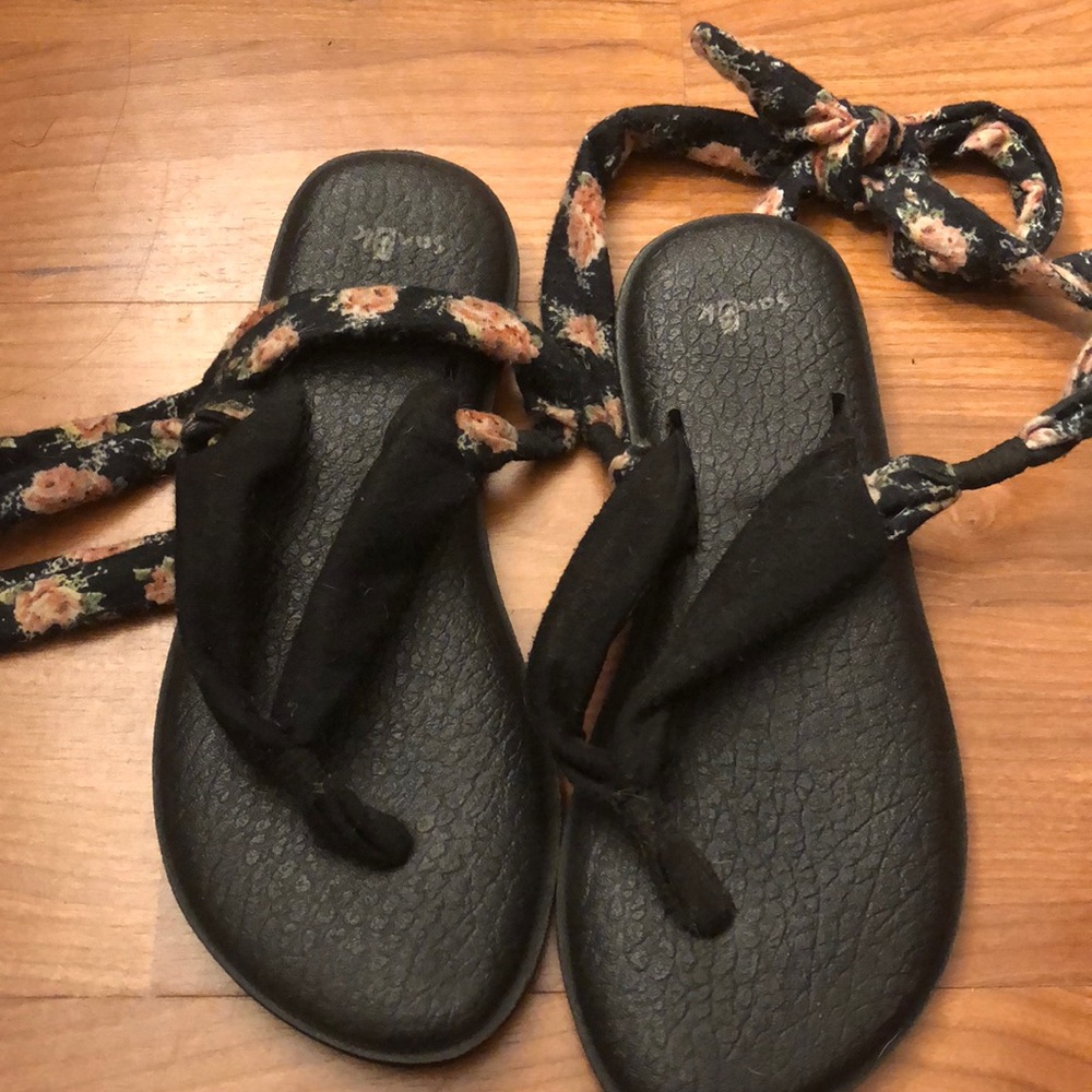Sanuk yoga mat sandals